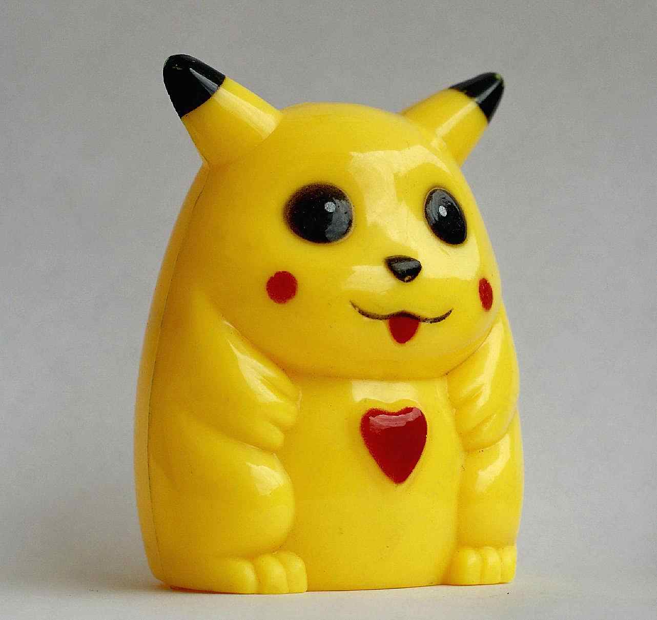 可爱皮卡丘图片生活用品